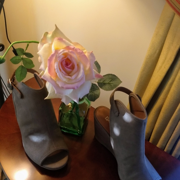 LIME LIGHT OPEN TOE WEDGES SZ 7 - Picture 3 of 6